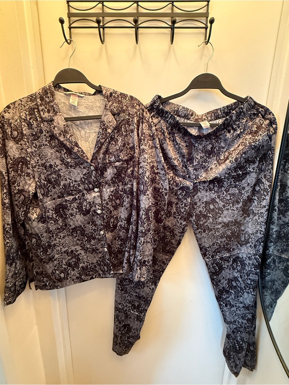 NWOT Victorias Secret Satin Pajama Set Size small
